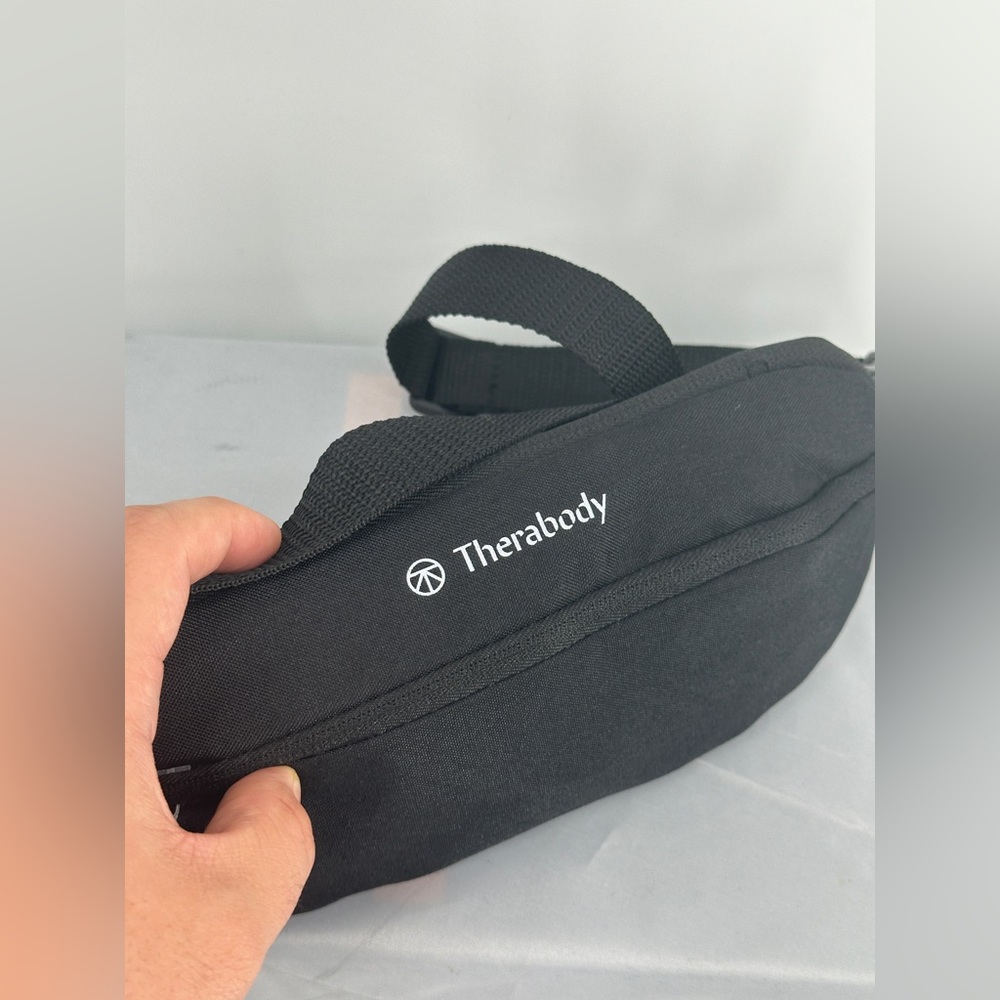 New Sealed United Polaris
Business Class Therabody Cross
Body Amenity Kit